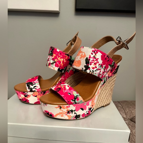 Jessica Simpson Floral Wedges - Picture 2 of 5